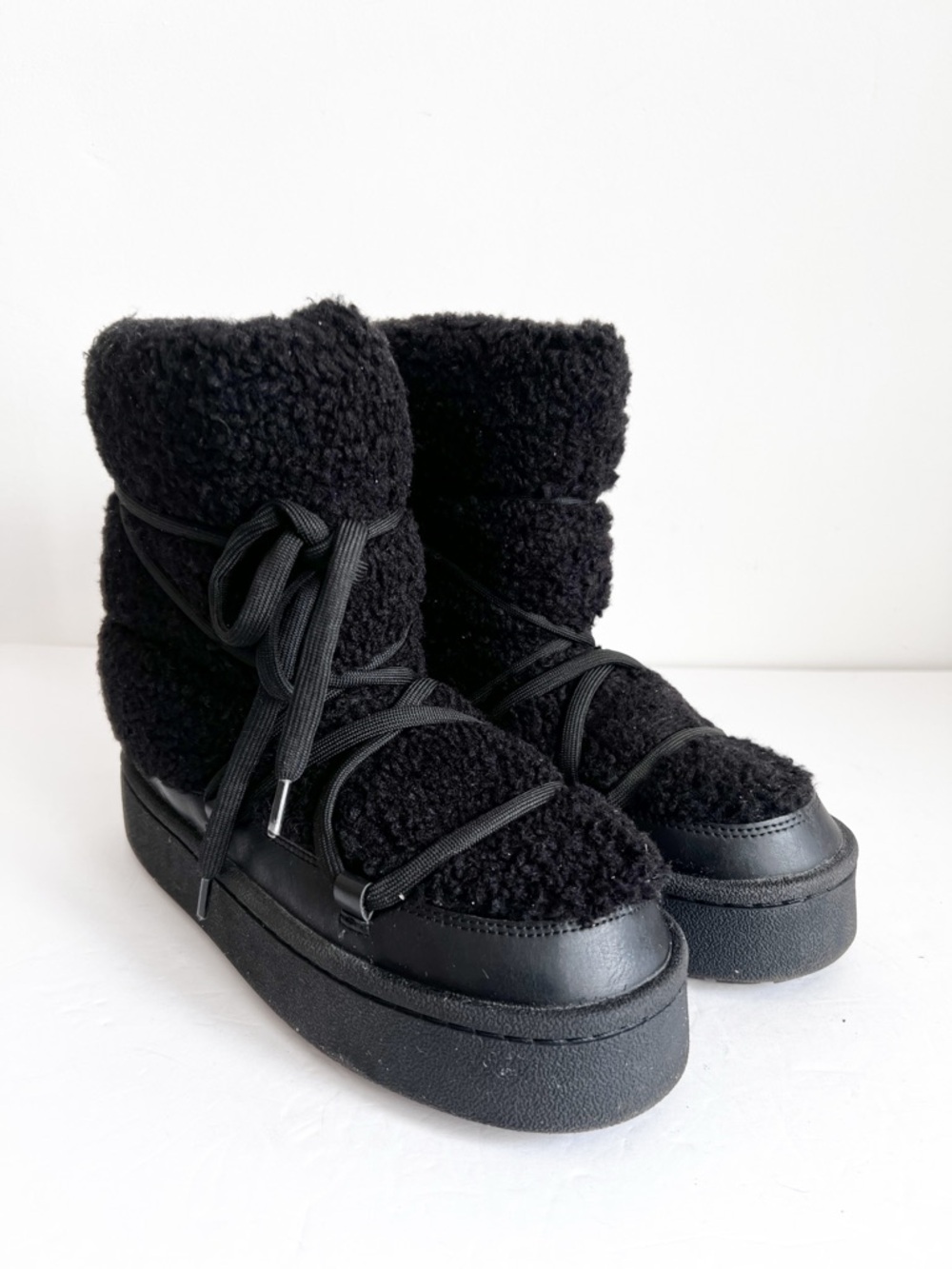 SZ 9 H&M Women's Black Sherpa Lined Platform Winter Boots Moon Boots